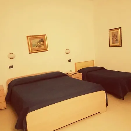 Caporal فندق مينوري